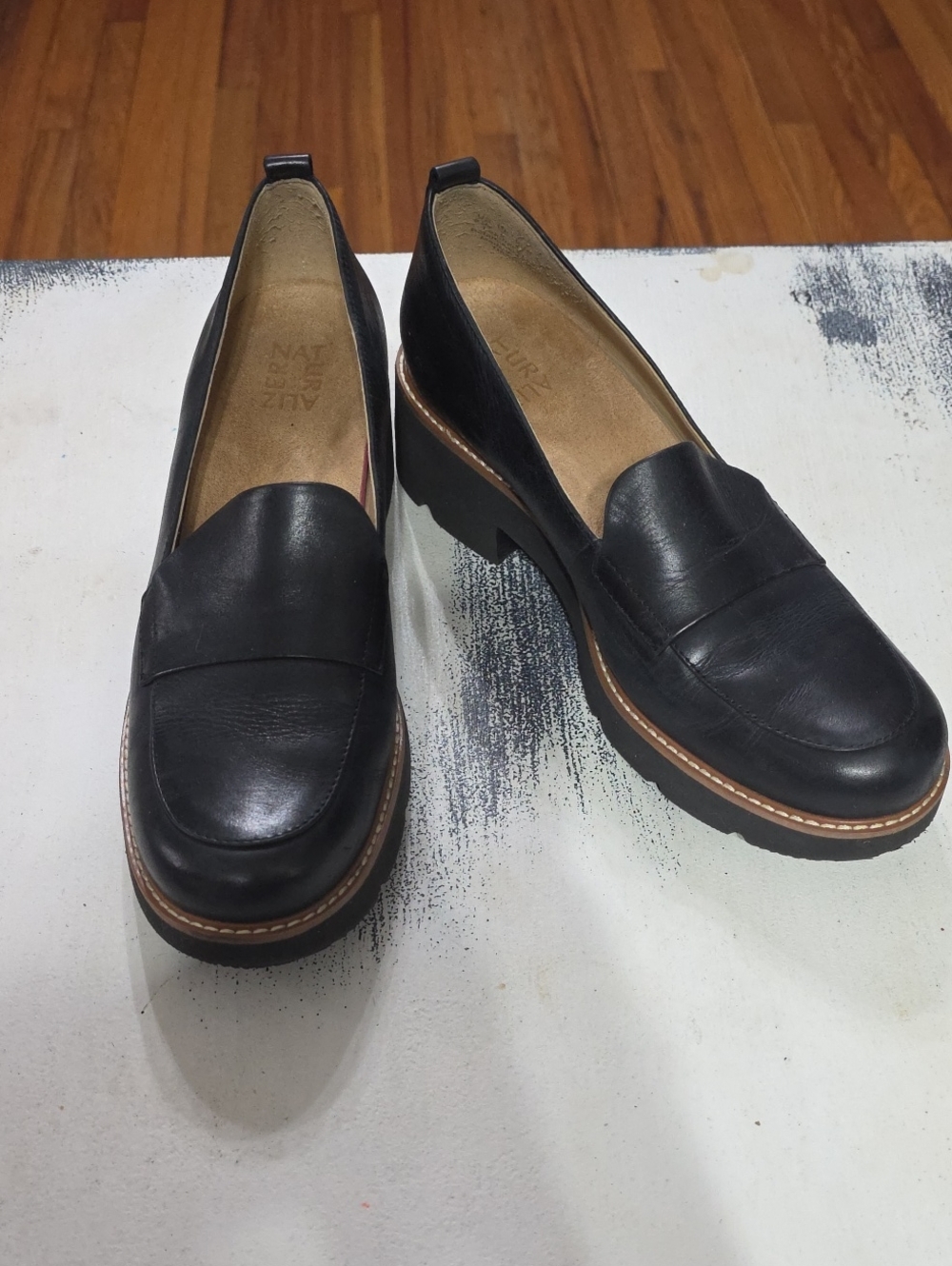 Naturalizer Women's Chunky Sole Loafers Black Leathet Slip-On Shoes Sz 9.5 EUC